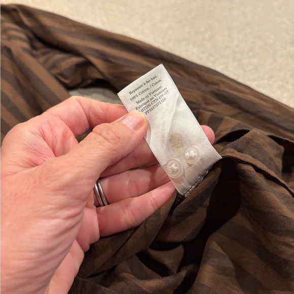 Everlane Must Have Shirt in Silky Cotton Chocolate Brown Striped Button-Up 00 XS - Picture 9 of 9